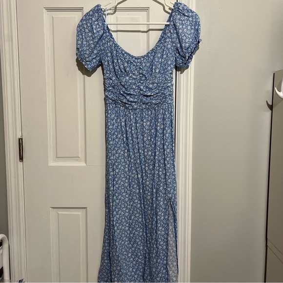 hollister blue floral midi dress with slit - Picture 2 of 4
